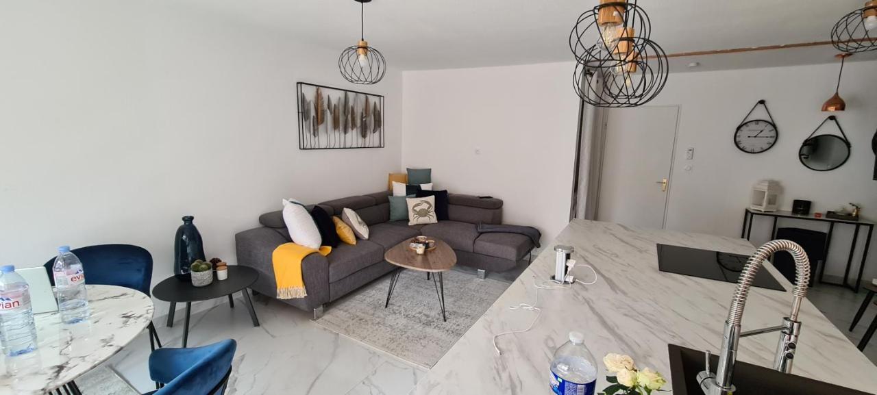 En Exclusivite T3 A 2 Pas Des Plages De St Raphael Saint-Raphaël Buitenkant foto