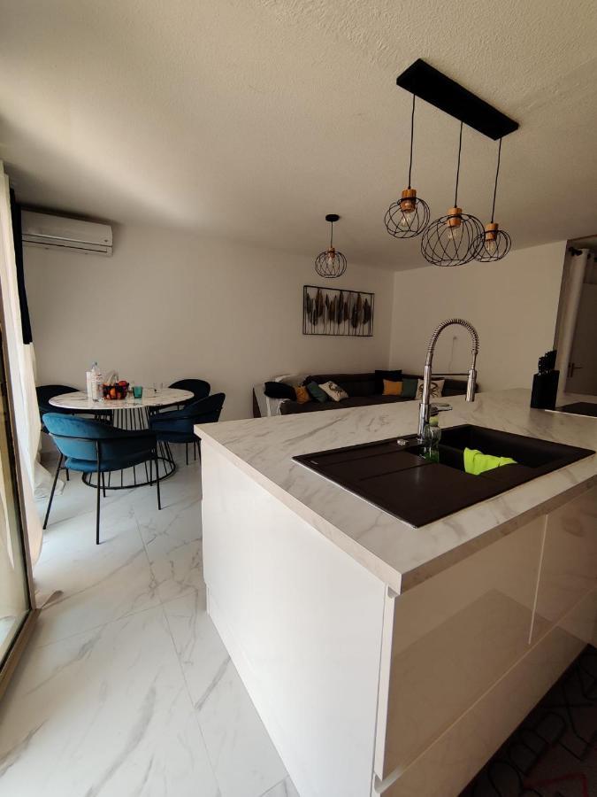 En Exclusivite T3 A 2 Pas Des Plages De St Raphael Saint-Raphaël Buitenkant foto